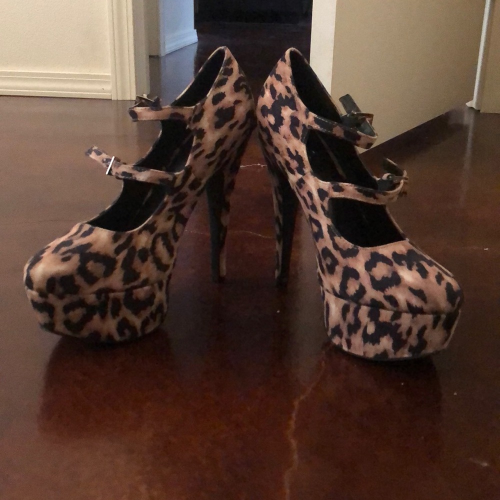 Heels - Picture 2 of 4